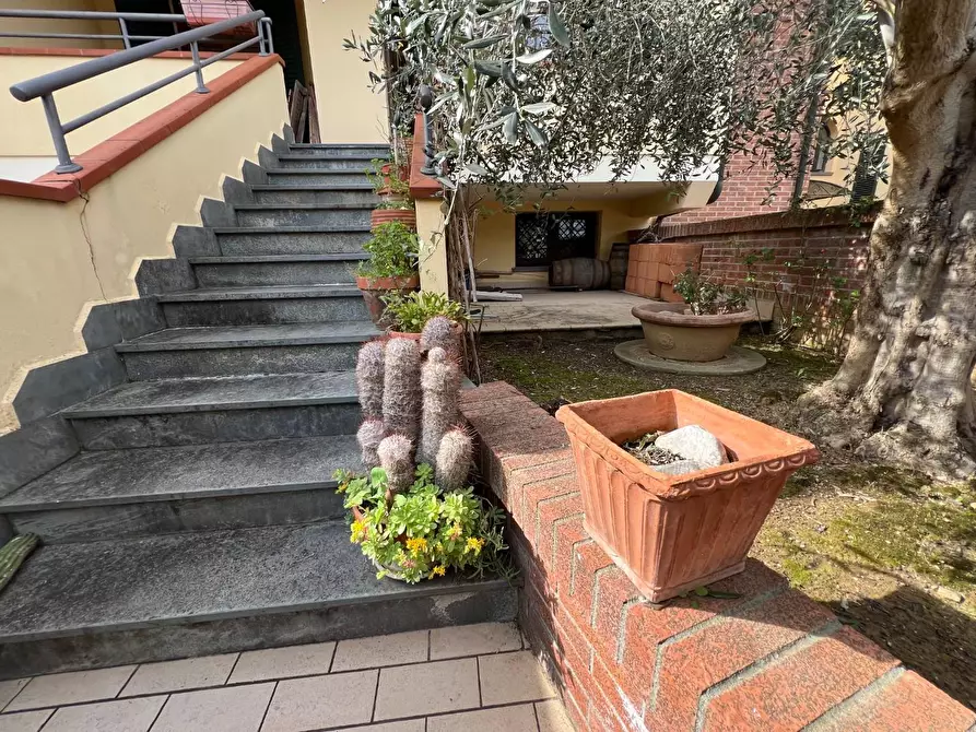 Immagine 1 di Villetta a schiera in vendita  a Cecina