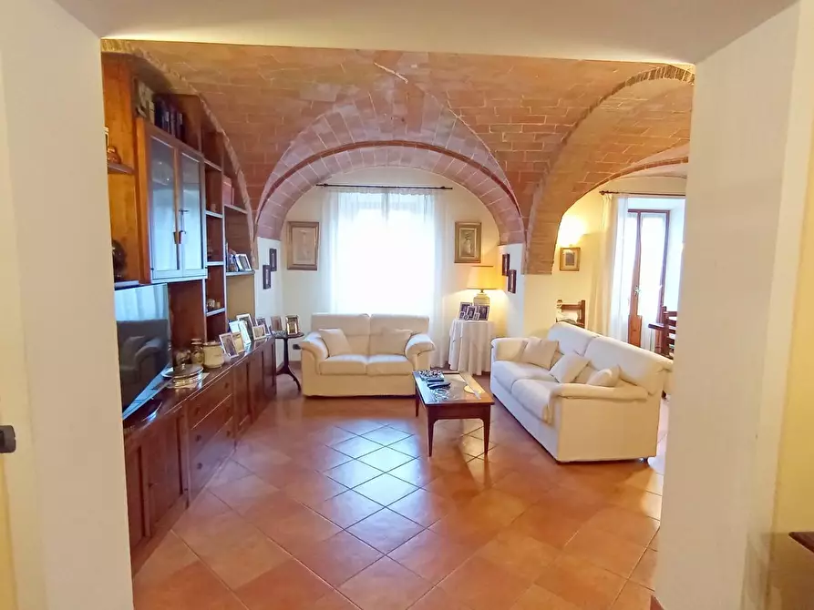 Immagine 6 di Porzione di casa in vendita  a Poggibonsi