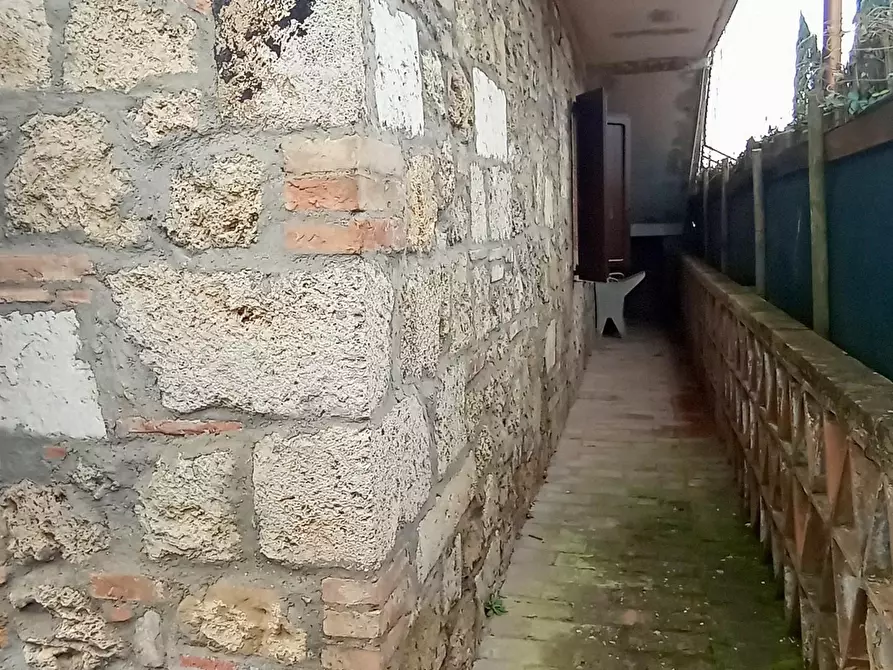 Immagine 29 di Porzione di casa in vendita  a Poggibonsi