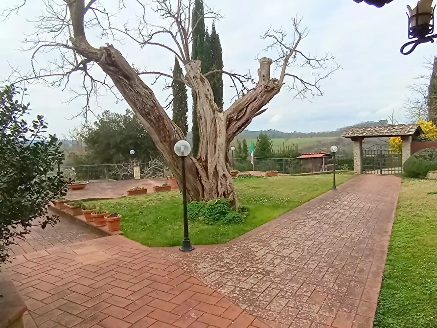 Immagine 30 di Porzione di casa in vendita  a Poggibonsi