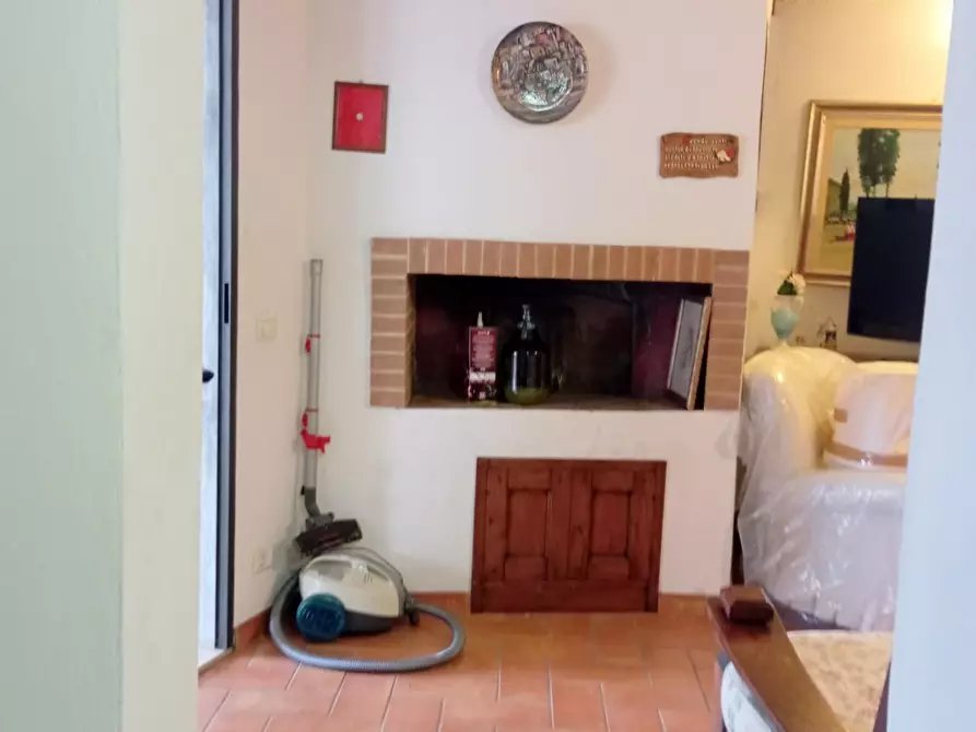 Immagine 41 di Porzione di casa in vendita  a Poggibonsi