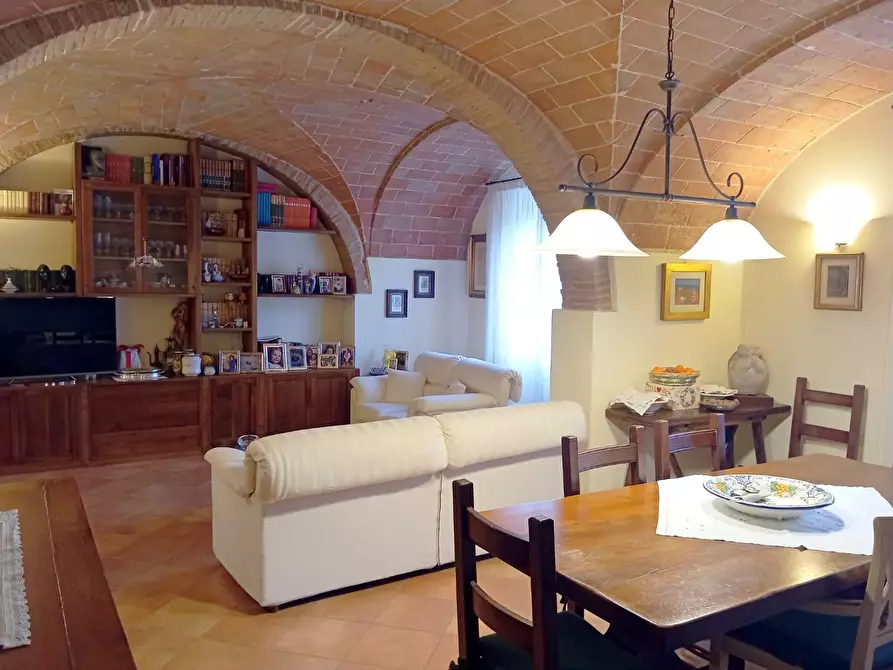 Immagine 3 di Porzione di casa in vendita  a Poggibonsi