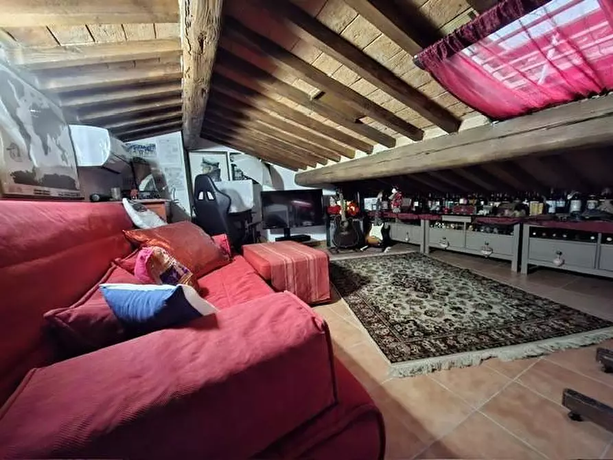 Immagine 26 di Appartamento in vendita  a Collesalvetti