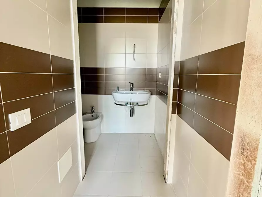 Immagine 21 di Appartamento in vendita  a Pontedera