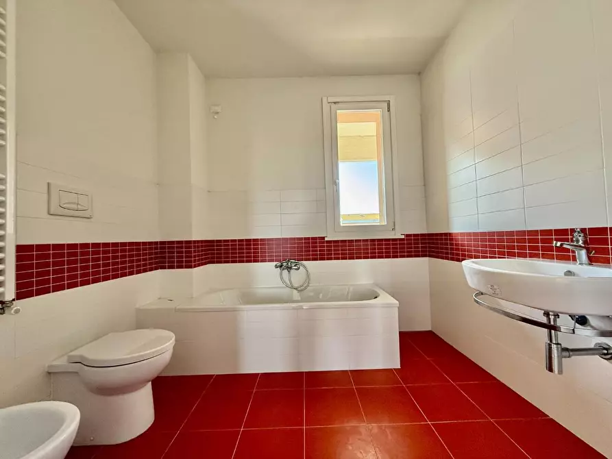 Immagine 19 di Appartamento in vendita  a Pontedera