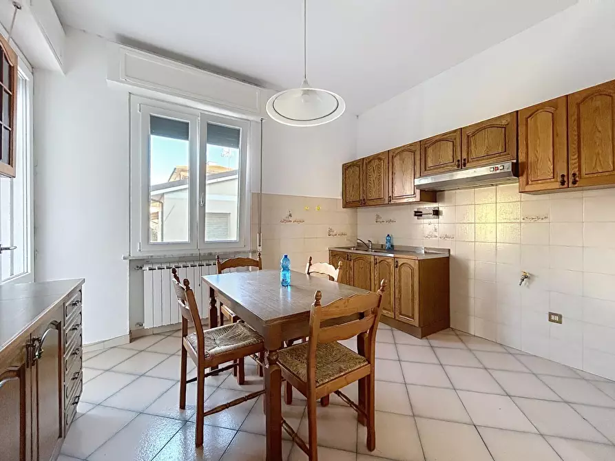 Immagine 2 di Appartamento in vendita  a Pisa