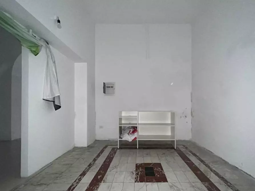 Immagine 6 di Locale commerciale in affitto  a Pontedera