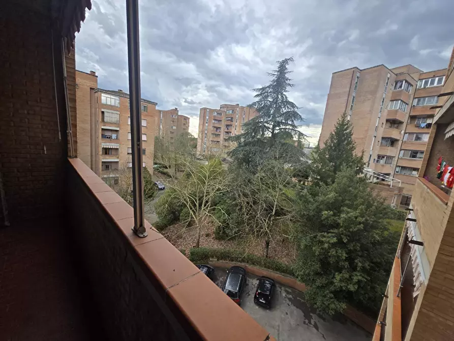 Immagine 18 di Appartamento in vendita  a Siena