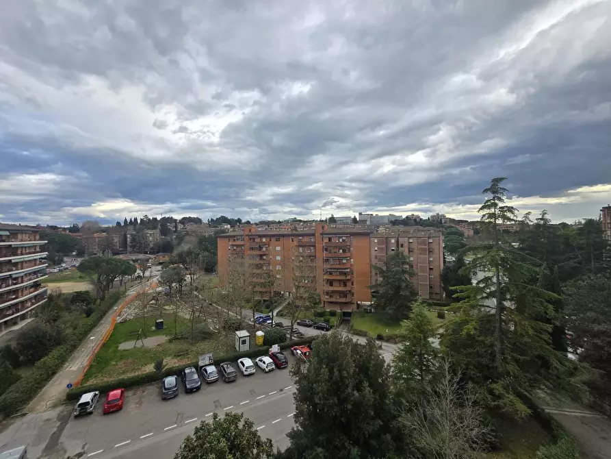 Immagine 21 di Appartamento in vendita  a Siena