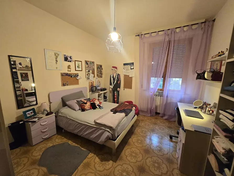 Immagine 9 di Appartamento in vendita  a Siena