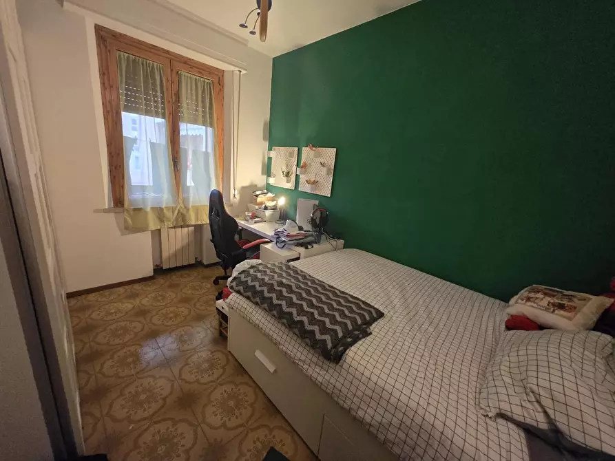 Immagine 11 di Appartamento in vendita  a Siena