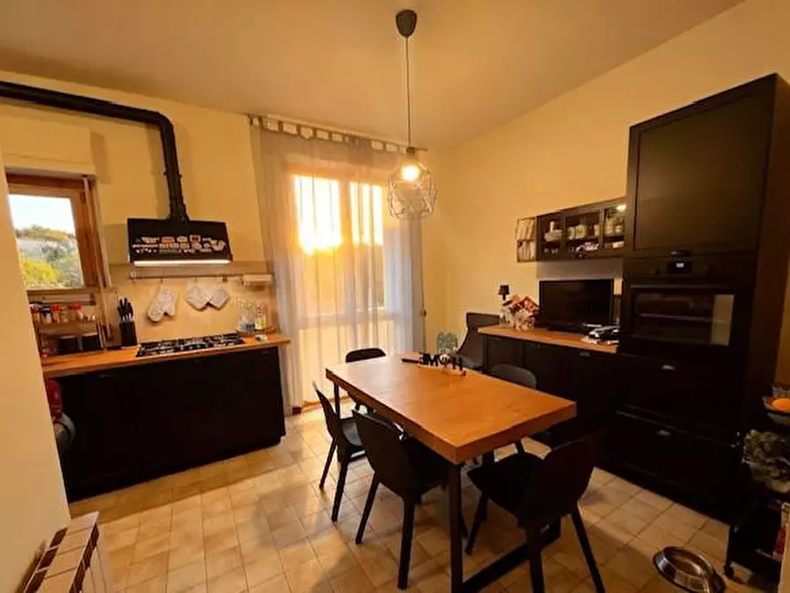 Immagine 2 di Appartamento in vendita  a Siena