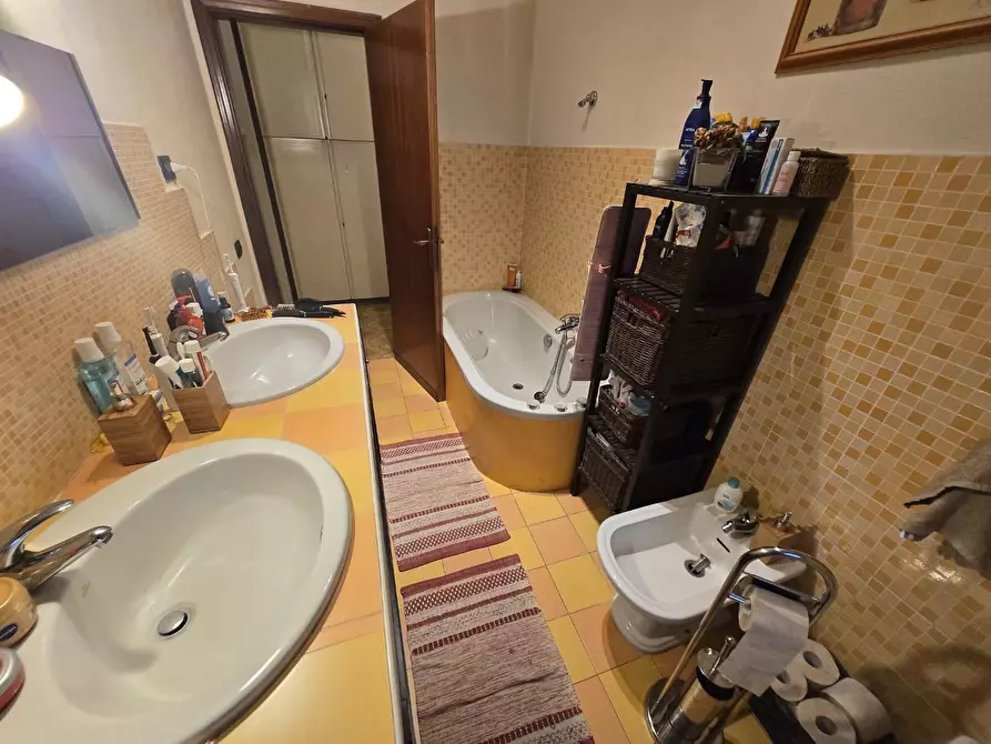 Immagine 16 di Appartamento in vendita  a Siena