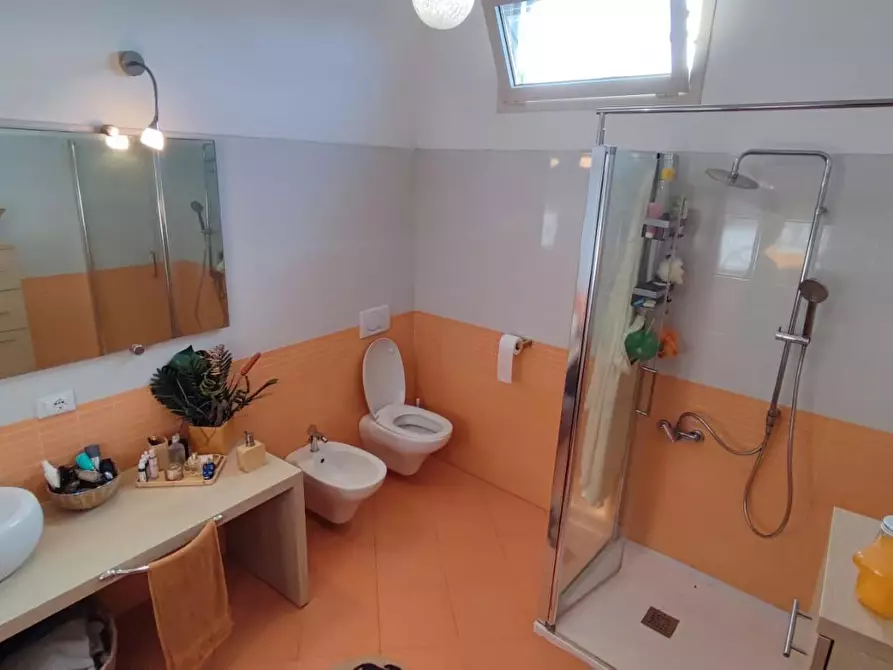 Immagine 14 di Appartamento in vendita  a Viareggio