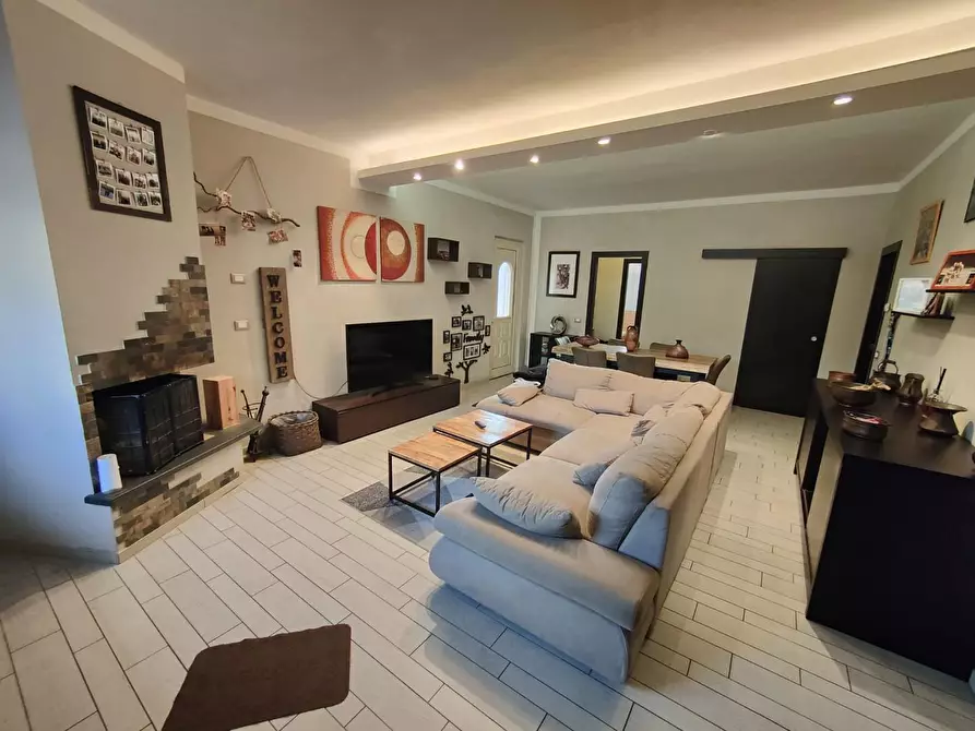 Immagine 30 di Appartamento in vendita  a Viareggio