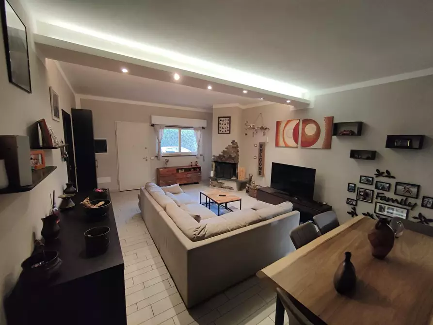 Immagine 25 di Appartamento in vendita  a Viareggio