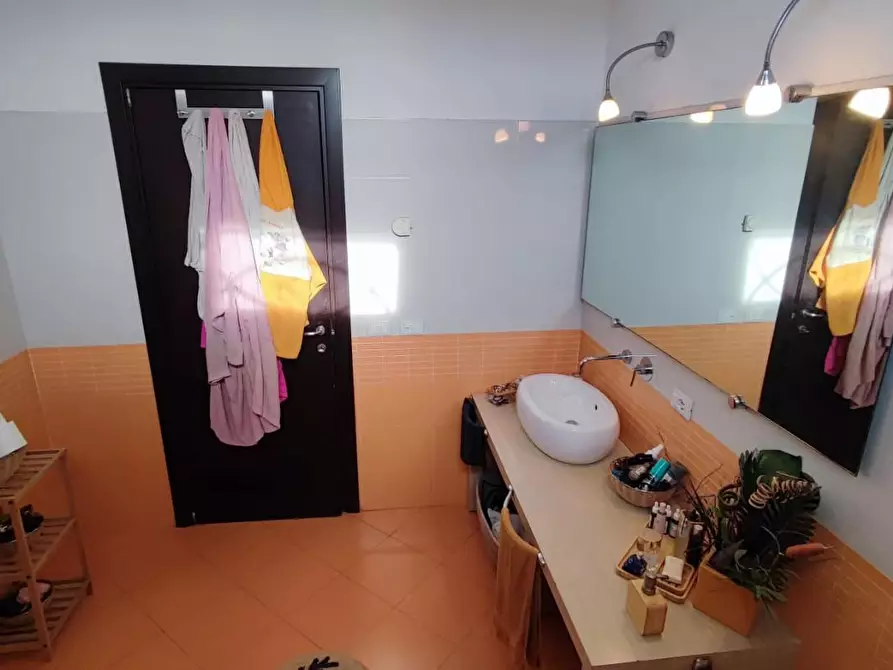 Immagine 13 di Appartamento in vendita  a Viareggio