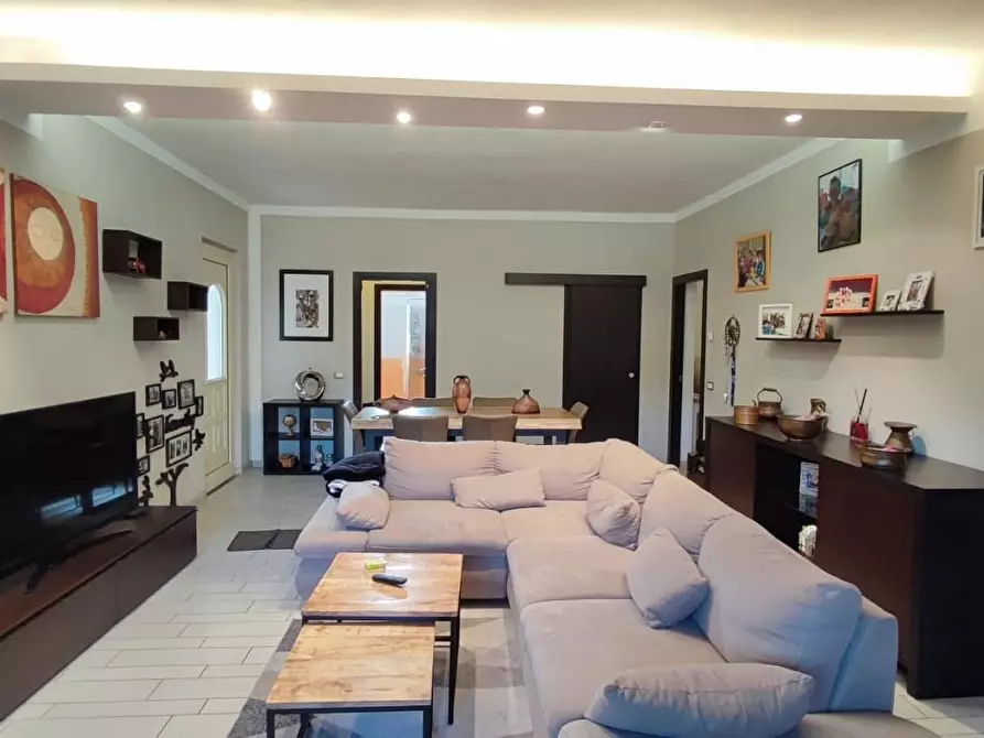 Immagine 6 di Appartamento in vendita  a Viareggio