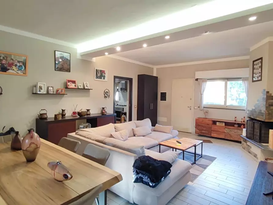 Immagine 3 di Appartamento in vendita  a Viareggio