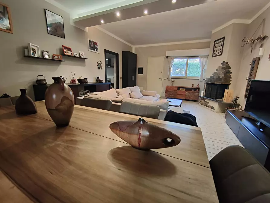 Immagine 5 di Appartamento in vendita  a Viareggio