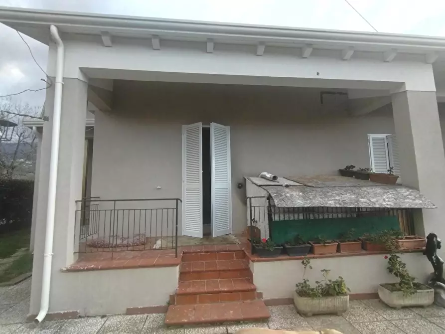 Immagine 3 di Casa bifamiliare in vendita  a Massa