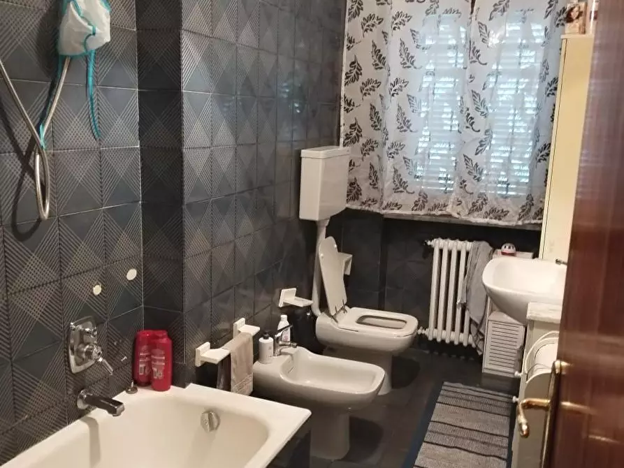 Immagine 17 di Casa bifamiliare in vendita  a Massa