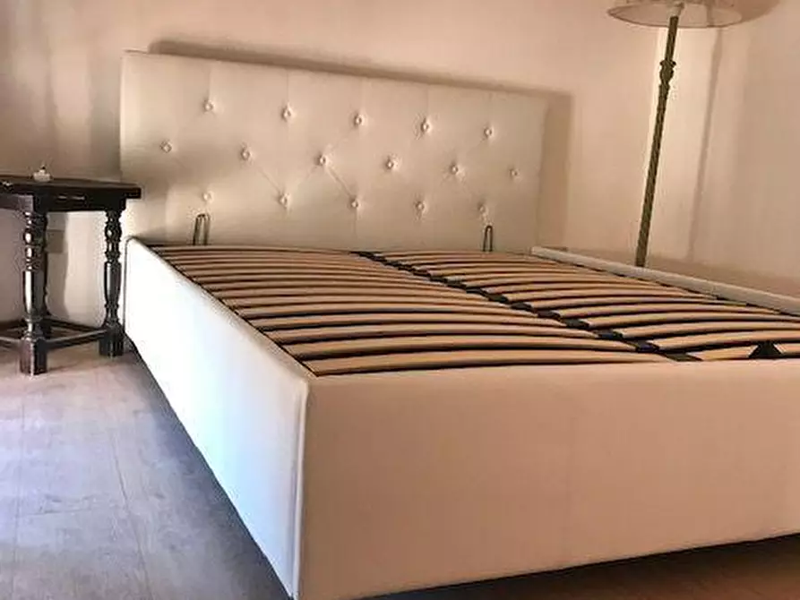 Immagine 3 di Mansarda in affitto  a Lucca