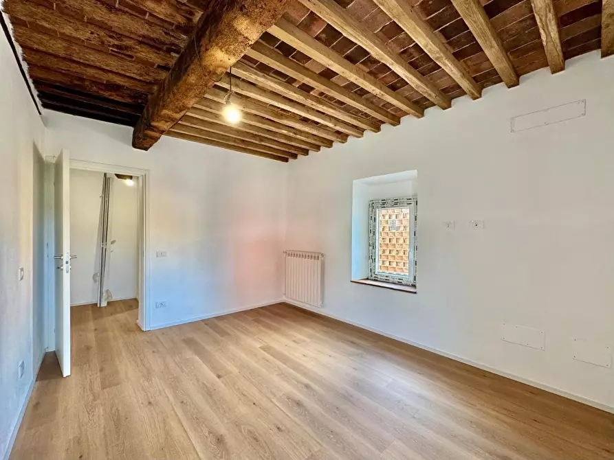 Immagine 10 di Villetta a schiera in vendita  a Lucca