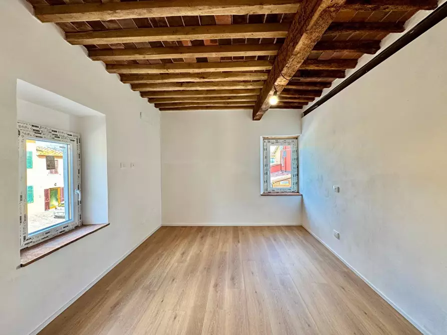 Immagine 12 di Villetta a schiera in vendita  a Lucca