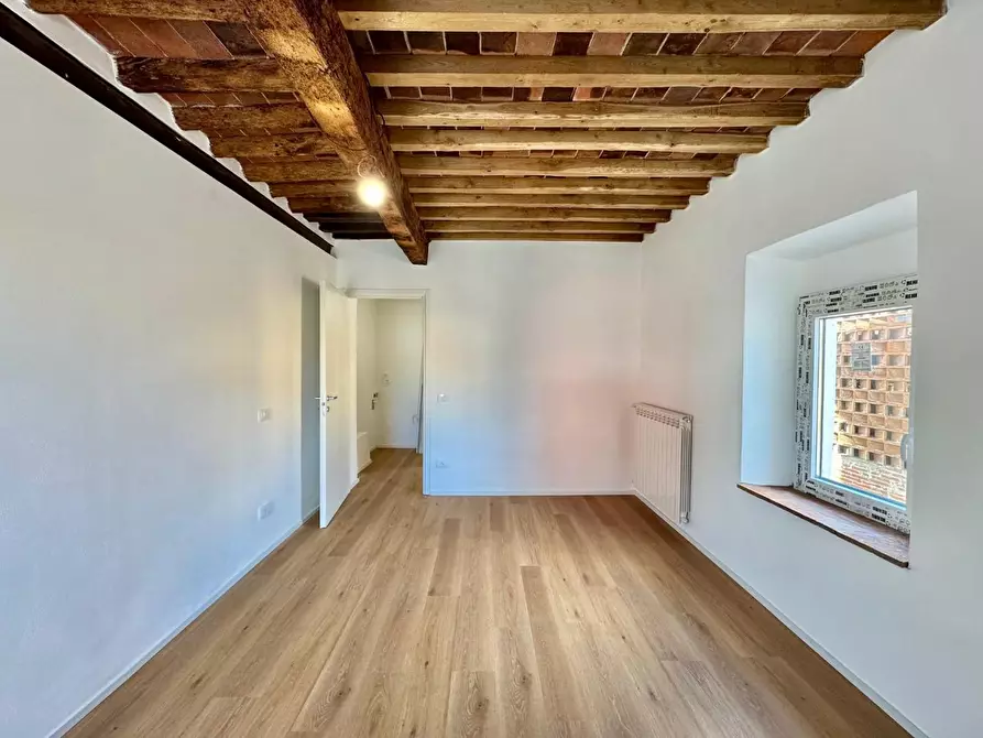 Immagine 11 di Villetta a schiera in vendita  a Lucca