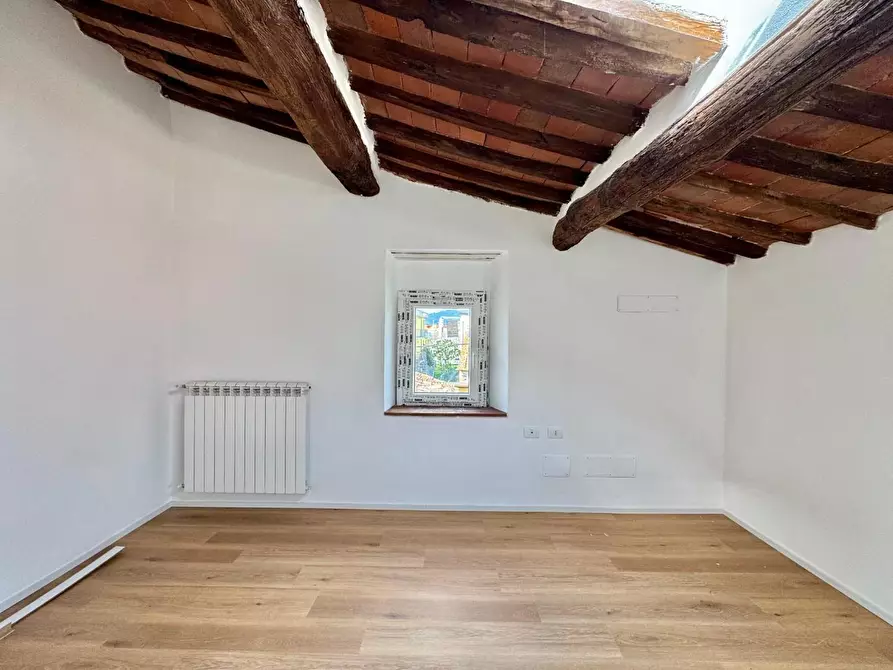 Immagine 13 di Villetta a schiera in vendita  a Lucca