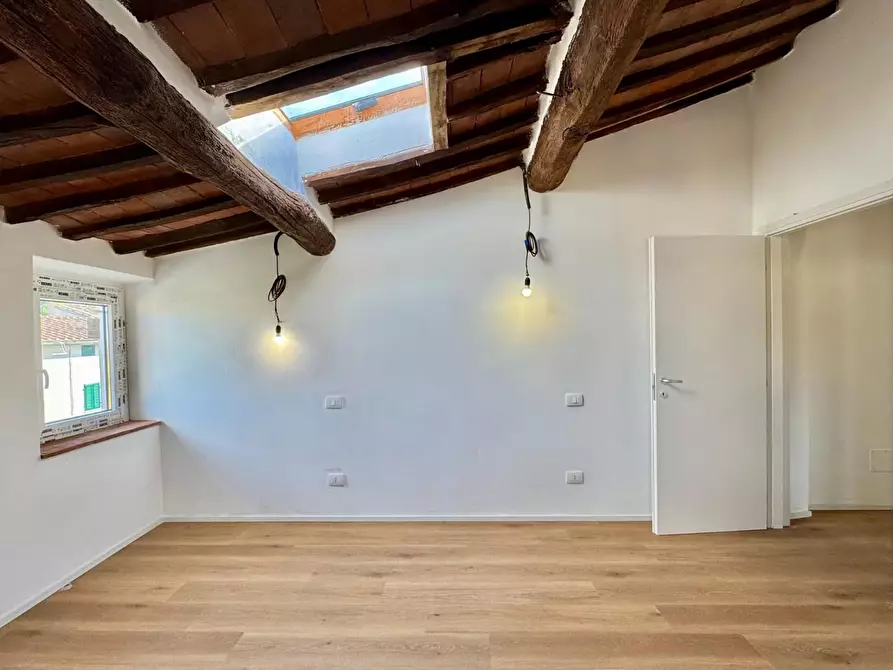 Immagine 14 di Villetta a schiera in vendita  a Lucca