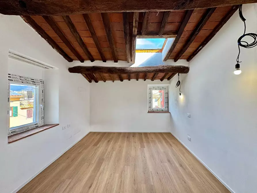 Immagine 15 di Villetta a schiera in vendita  a Lucca