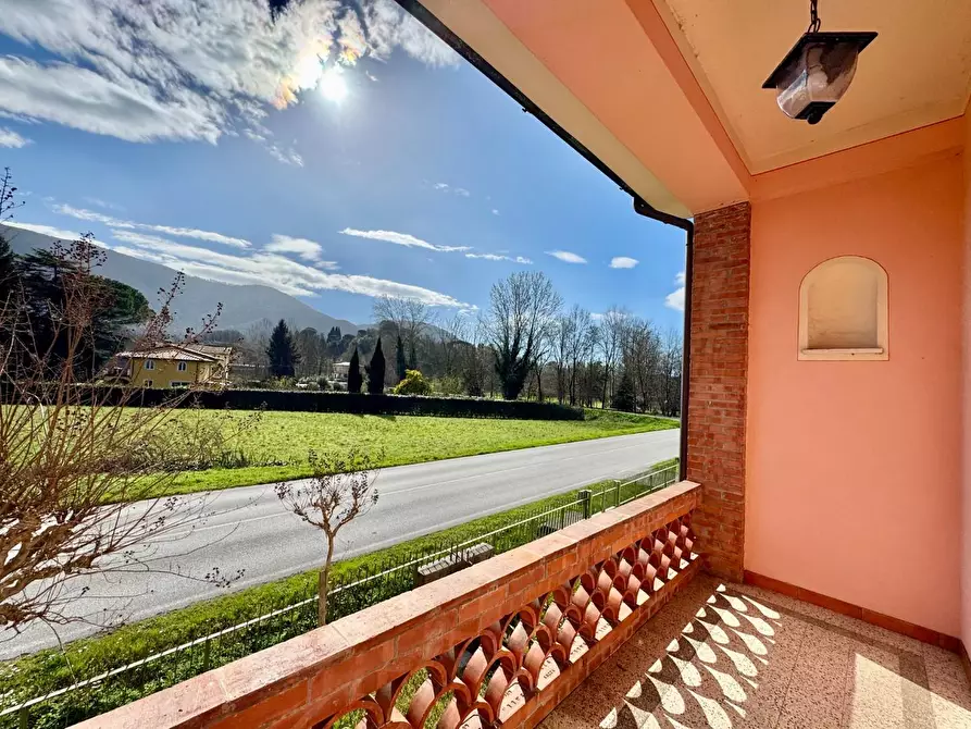 Immagine 8 di Villetta a schiera in vendita  a Lucca