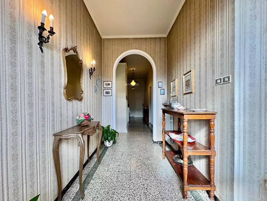 Immagine 2 di Villetta a schiera in vendita  a Lucca