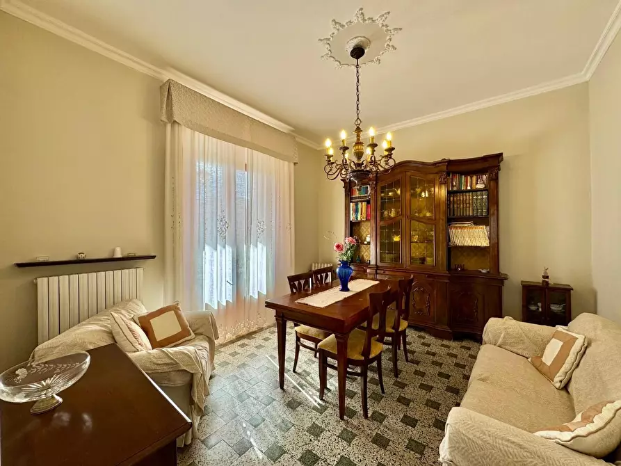 Immagine 3 di Villetta a schiera in vendita  a Lucca