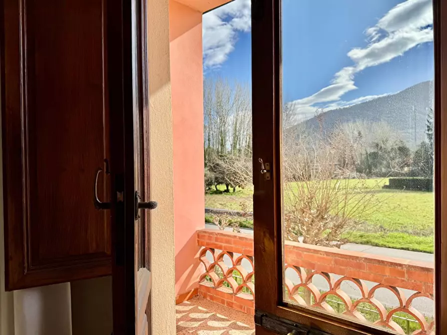 Immagine 10 di Villetta a schiera in vendita  a Lucca