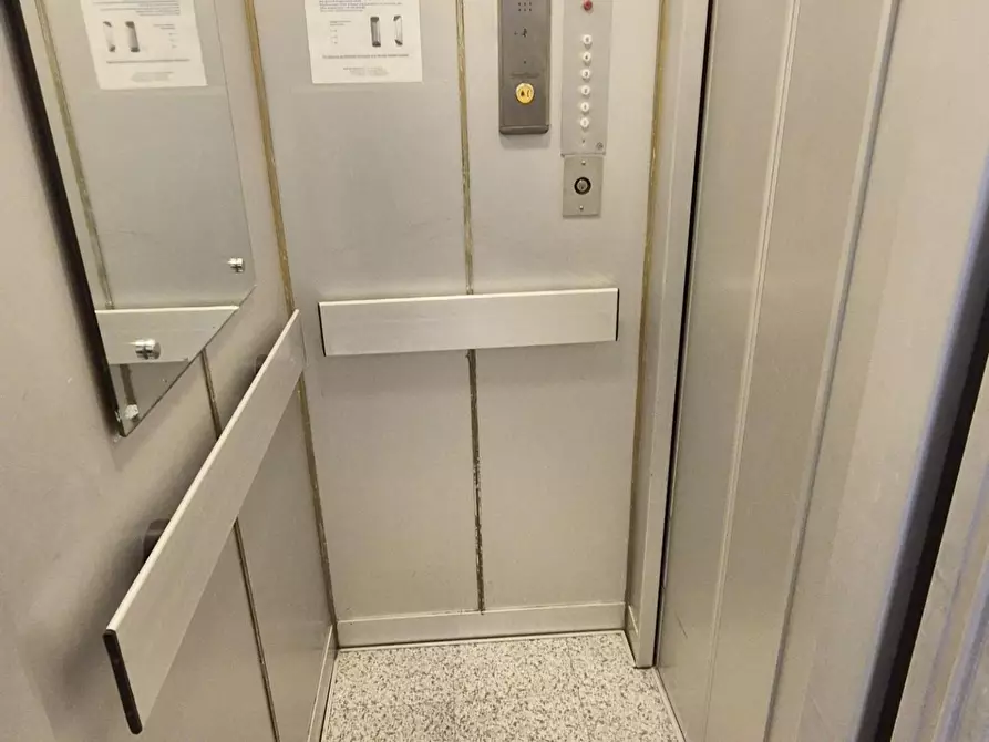 Immagine 43 di Appartamento in affitto  a Viareggio