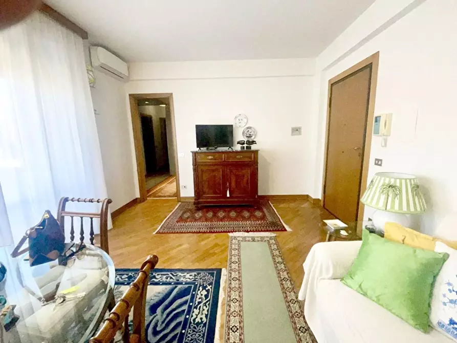 Immagine 9 di Appartamento in affitto  a Viareggio