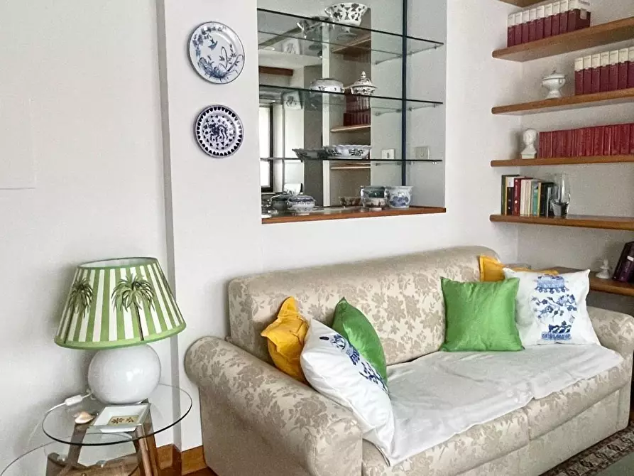 Immagine 5 di Appartamento in affitto  a Viareggio