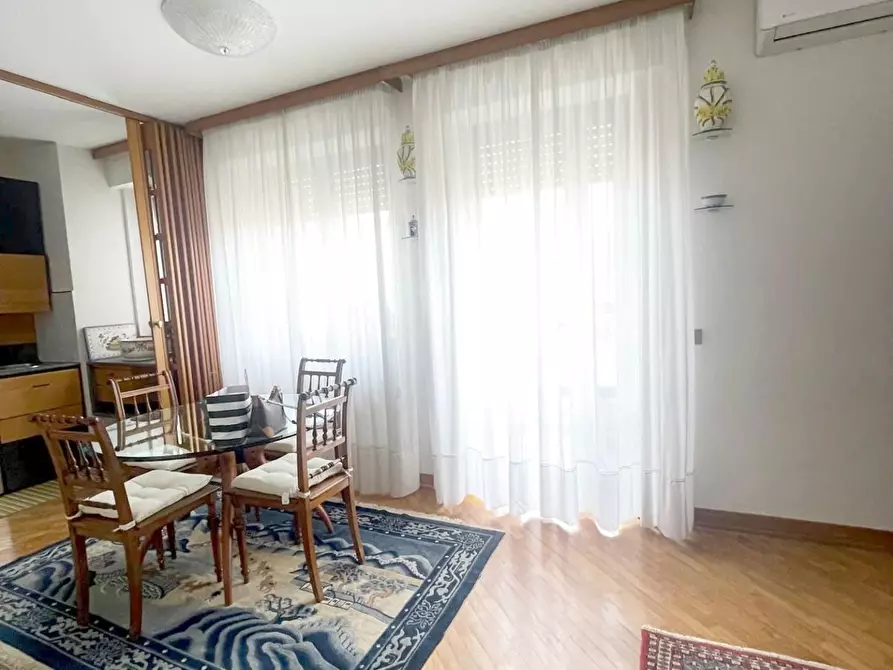 Immagine 1 di Appartamento in affitto  a Viareggio