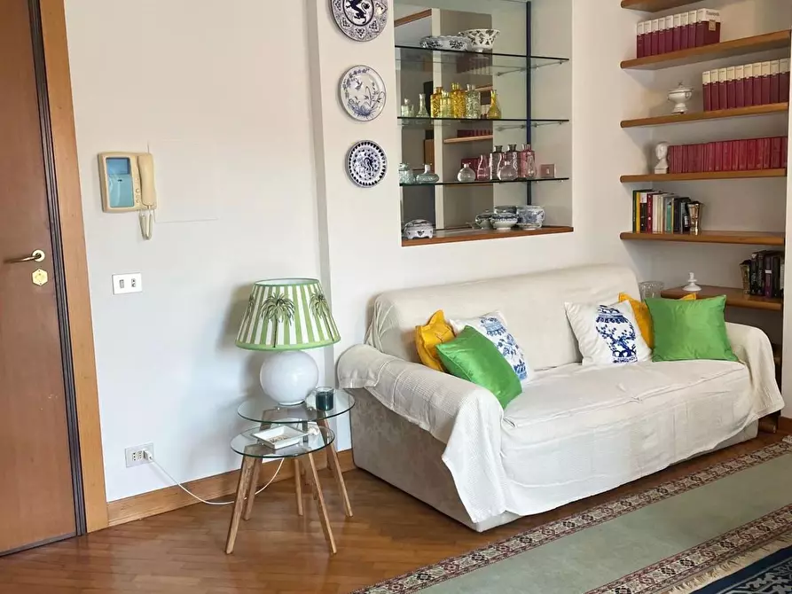 Immagine 3 di Appartamento in affitto  a Viareggio