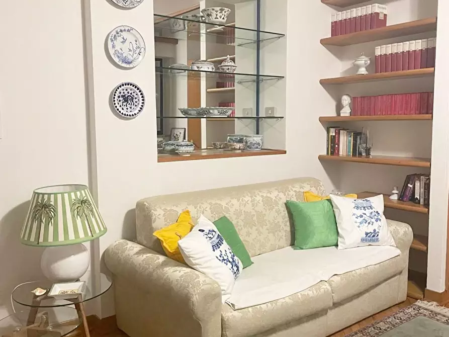 Immagine 6 di Appartamento in affitto  a Viareggio