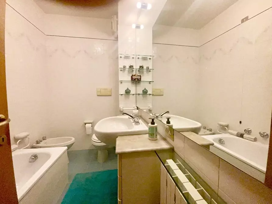 Immagine 31 di Appartamento in affitto  a Viareggio