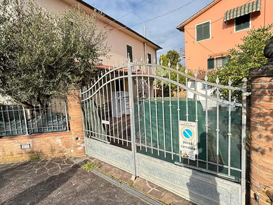 Immagine 41 di Casa indipendente in vendita  a Montecarlo