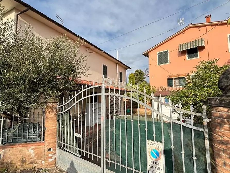 Immagine 1 di Casa indipendente in vendita  a Montecarlo