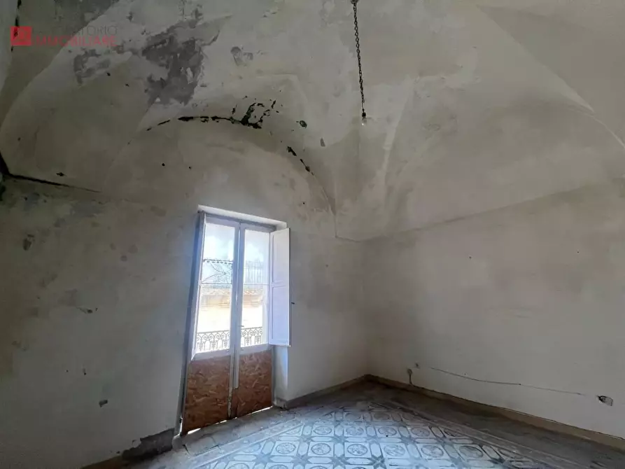Immagine 29 di Palazzo in vendita  a San Donato Di Lecce