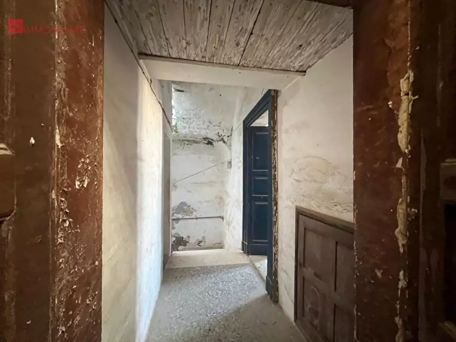 Immagine 2 di Palazzo in vendita  a San Donato Di Lecce