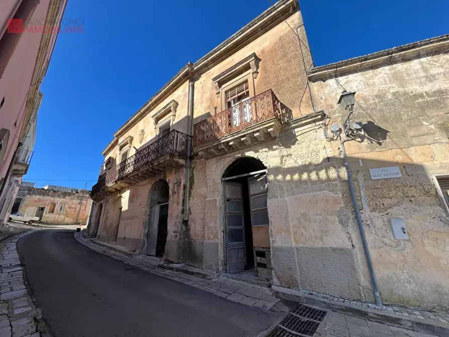 Immagine 1 di Palazzo in vendita  a San Donato Di Lecce