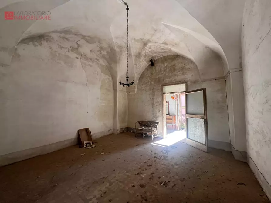 Immagine 26 di Palazzo in vendita  a San Donato Di Lecce
